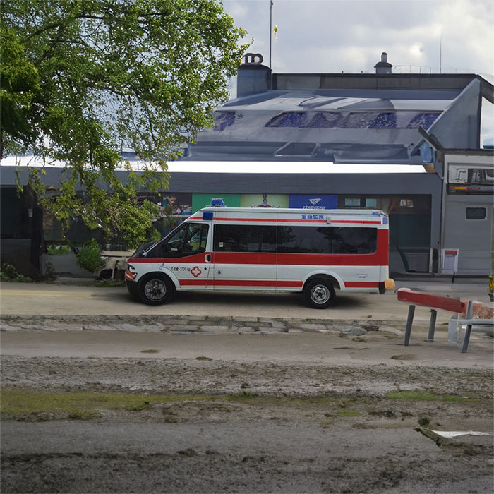 广东顺德区妇幼保健院租救护车到西安市红十字会医院救护车 收费