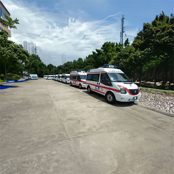 广东省广州市妇婴医院租用私人救护车护送到长沙医院救护车租赁