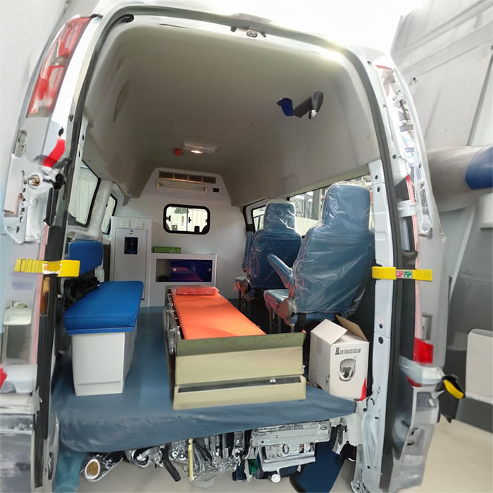 广东中山大学肿瘤研究所租赁私家救护车转院到武警新疆生产建设兵团指挥部医院私人救护车出租联系方式