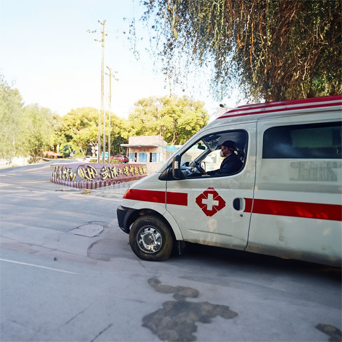 广东惠州市中心人民医院租赁私人救护车到常州市妇幼保健院启东到救护车费用