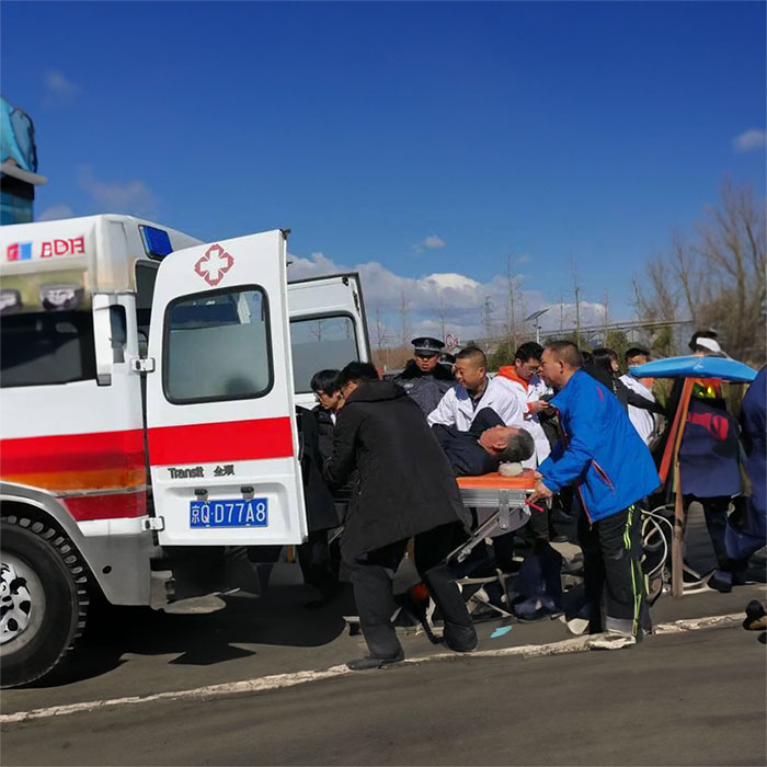 深圳深圳120救护车出租康复回老家到揭阳市揭东县私人救护车租车电话