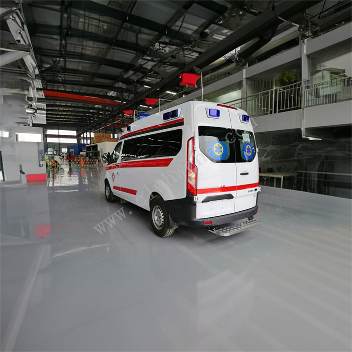 深圳深圳救护车租赁病重返乡到深圳市宝安区私人救护车出租电话