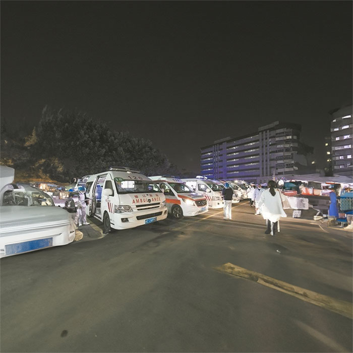 福田广东粤北人民医院租赁私人救护车转运到新疆医科大学第二附属医院七道湾医院（新疆医科大学第二附属医院老院）救护车出租转运