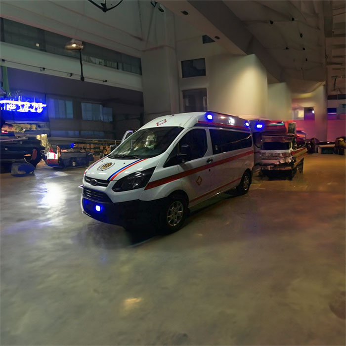 福田广东省广东番禺中心医院120私人救护车租赁到深圳市中心医院（华中科技大学同济医学院附属深圳中心医院）长途救护车租赁电话