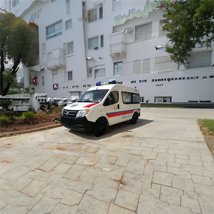 福田中山大学附属医院黄埔院区租赁私家救护车转院到镇江市第四人民医院开州到救护车费用