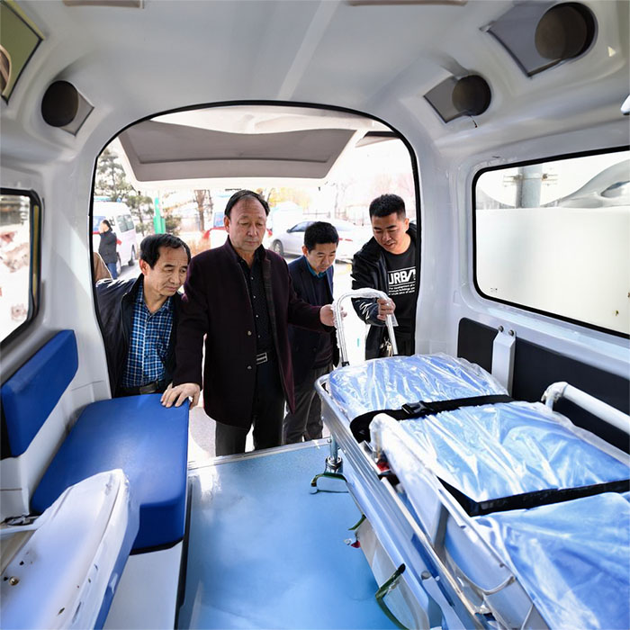 福田广东省广州市第二人民医院租用私人救护车到哈尔滨医科大学附属医院（哈医大一院）医疗救护转运车-救护车出租