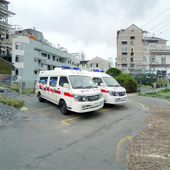 龙岗广东湛江市中心人民医院私人救护车租赁到成都中医药大学附属医院（四川省中医院）救护车转院价格