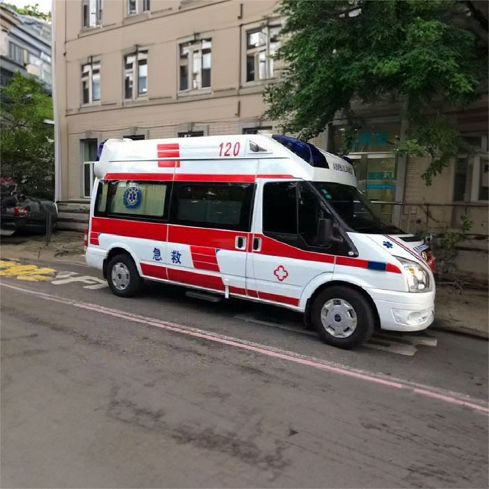 龙岗深圳120急救车租赁病重返乡到湛江市霞山区救护车转院 电话
