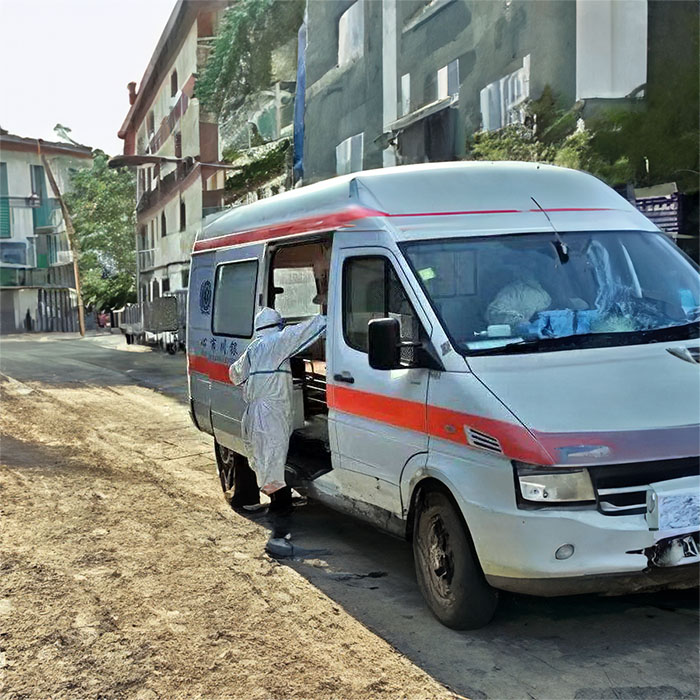 龙岗深圳救护车出租病重回老家到湛江市遂溪县救护车护送病人回家电话