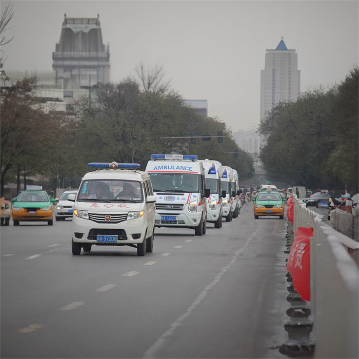 龙岗深圳救护车出租康复护送到广州市白云区救护车电话是999吗