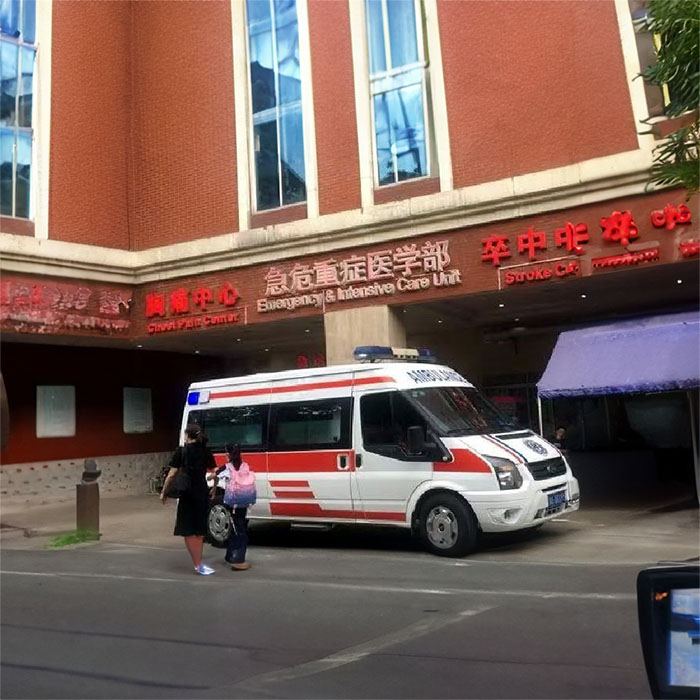 龙岗开平市中心医院私人救护车出租到柳州市中西医结合医院救护车联系