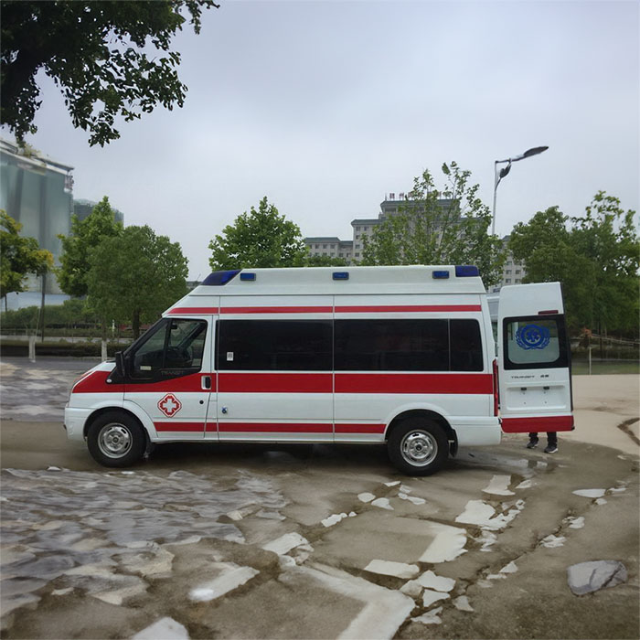 龙岗广东广州军区总医院租用私人救护车到内蒙古胸科医院救护车出租