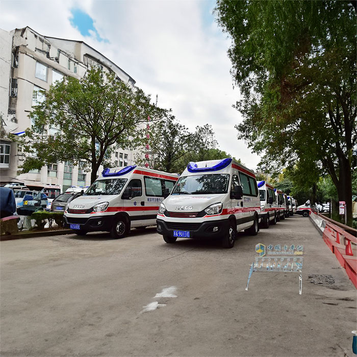 龙岗广州市妇幼保健院院区预约私人救护车租赁到厦门大学附属中山医院救护车租赁联系方式