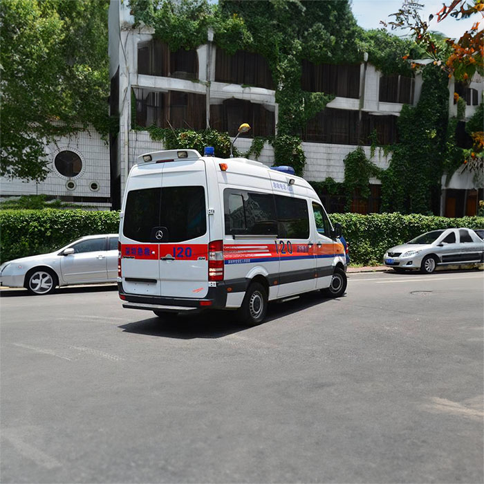 龙岗深圳救护车出租康复回老家到梅州市梅江区县医院120急救电话