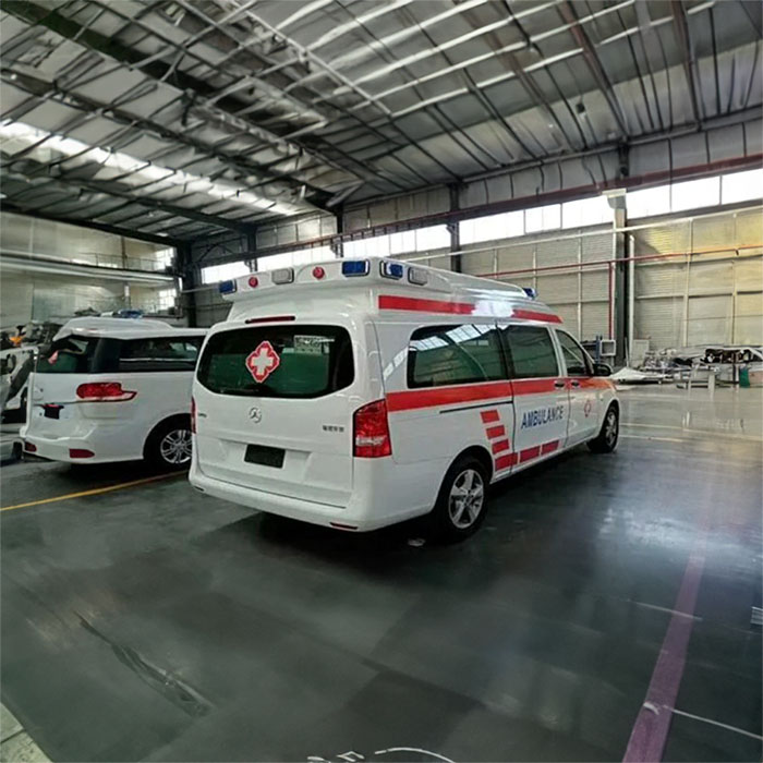 龙岗中山市中医院租用私人救护车到克拉玛依市中心医院出租救护车中心