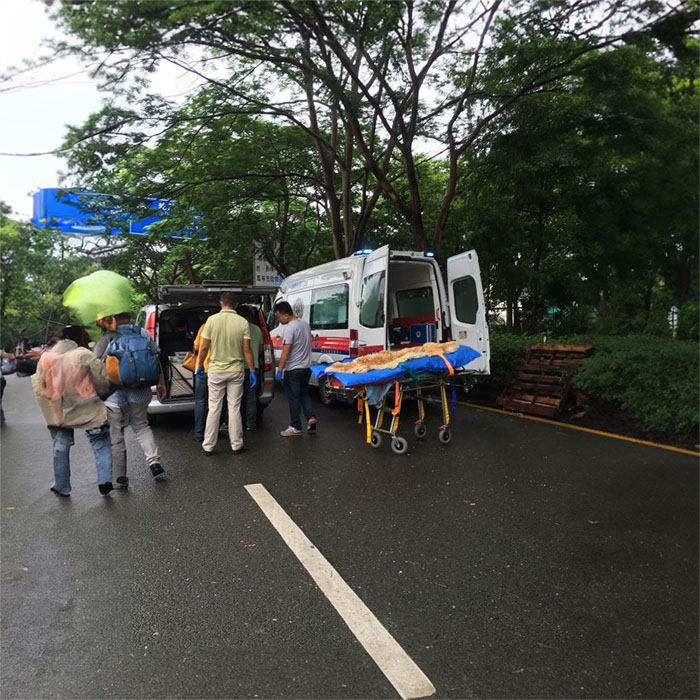 龙岗深圳救护车租赁出院返乡到河源市东源县县医院120急救电话