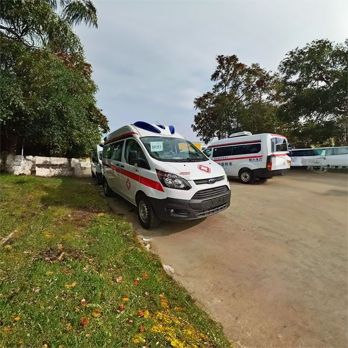 深圳深圳120救护车出租出院回老家到揭阳市正规救护车出租电话