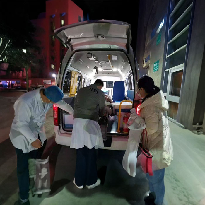 深圳深圳急救车租赁康复回家到清远市连山壮族瑶族自治县重症病人转院如何联系医院