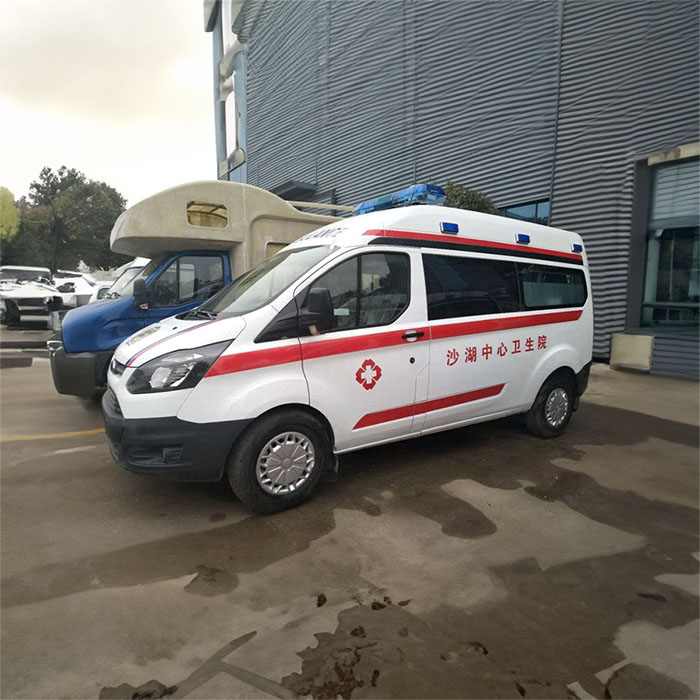湛江市中心人民医院租用私人救护车护送到海南省农垦三亚医院救护车出租转运