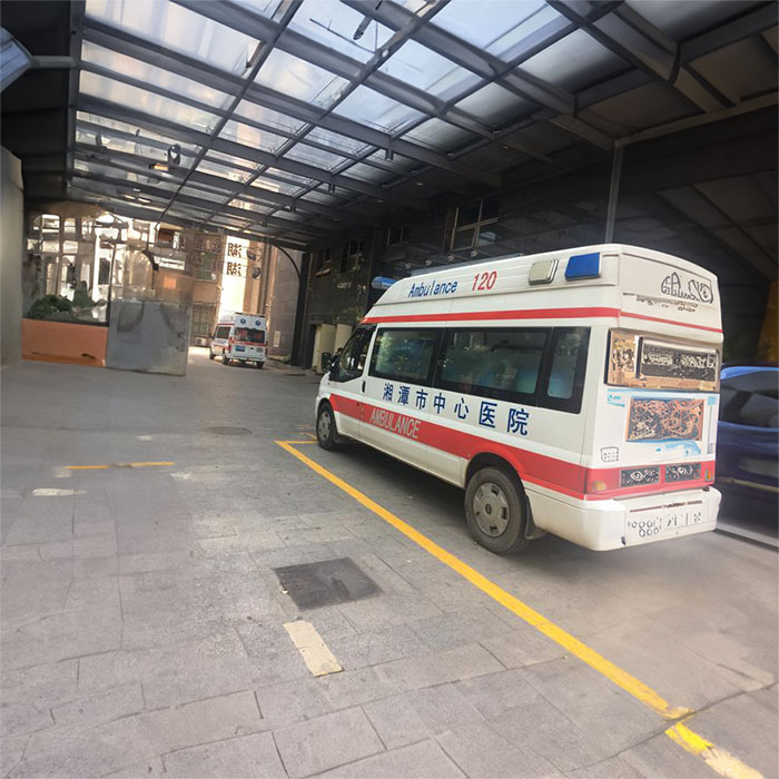 肇庆市中医院私人救护车租赁到南昌大学附属第四医院（南昌大四附院）出租救护车