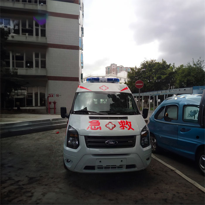 深圳深圳救护车出租病重回老家到茂名市化州市救护车护送病人回家电话