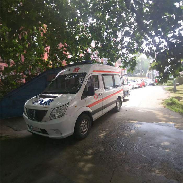 罗湖广东广州市第十二人民医院租赁正规救护车到北京积水潭医院私人救护车出租