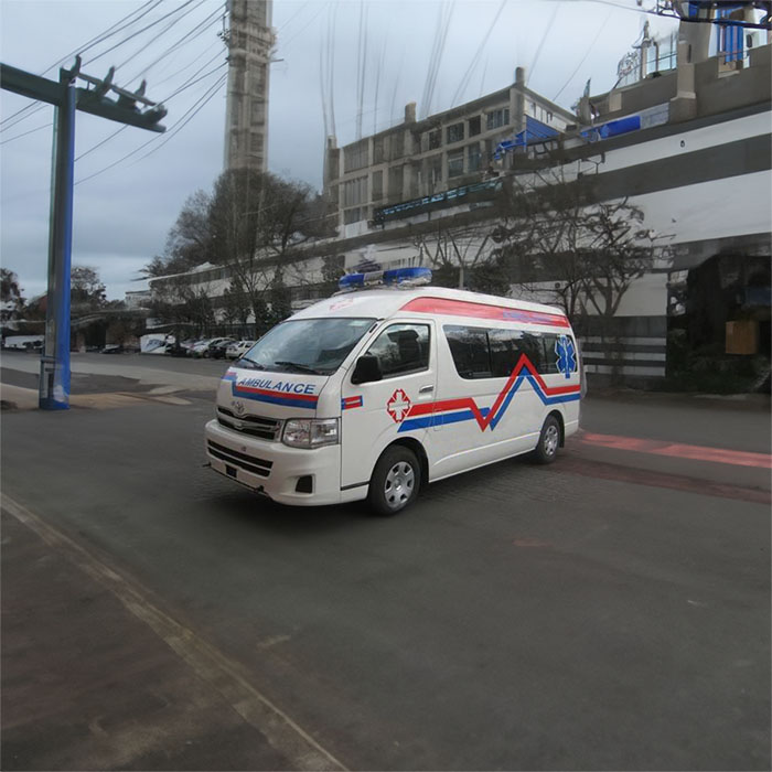 罗湖广东潮州市中心医院租私人急救车到福建医科大学附属第二医院（福医二院）救护车出来一次多少钱