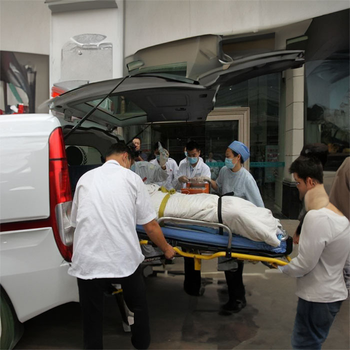 罗湖广东南方医院租赁私家救护车到深圳市中西医结合医院救护车高铁转运-救护车出租