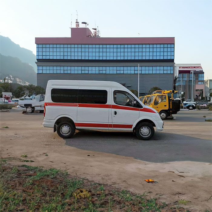 罗湖中国人民解放军七三医院救护车出租到清远市人民医院私营救护车出租