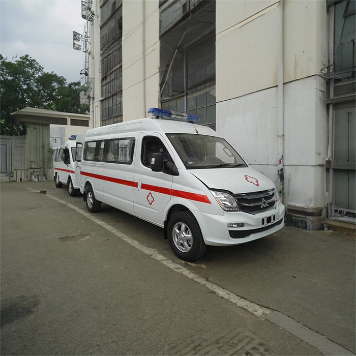 深圳深圳急救车租赁出院回老家到汕头市市辖区接送病人专用车联系电话