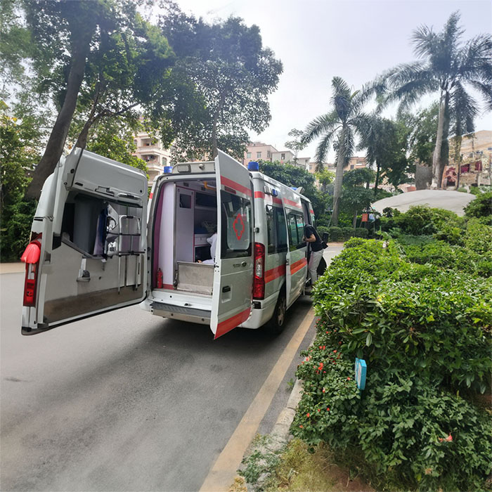 深圳深圳救护车租赁出院返乡到河源市源城区私人救护车出租电话号码