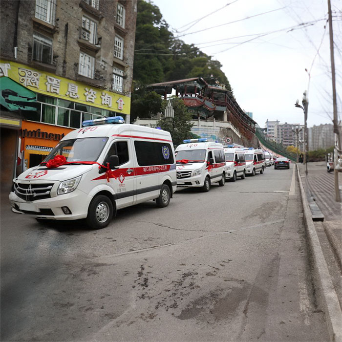 深圳深圳救护车租赁病重回老家到深圳市盐田区120送病人回家的电话号码