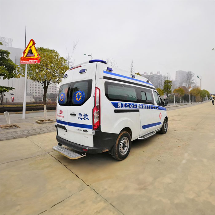 深圳深圳救护车出租病重返乡到珠海市香洲区救护车电话号码