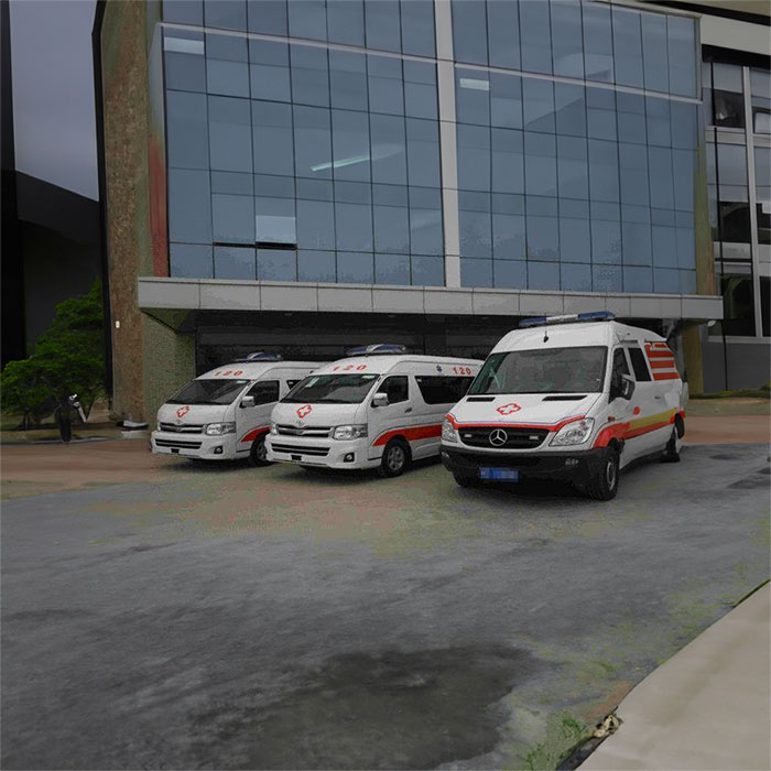 罗湖广东省潮州市中心医院租私人急救车到乌鲁木齐铁路局中心医院救护车出租