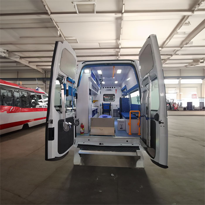 深圳深圳急救车出租出院返乡到湛江市坡头区120转运咨询电话