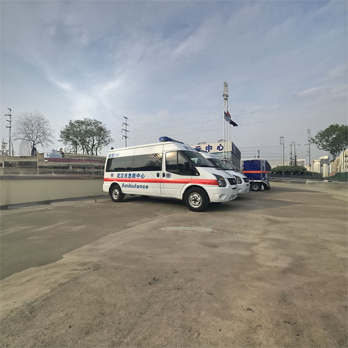 深圳救护车租赁出院回家到湛江市徐闻县120私人接送车电话