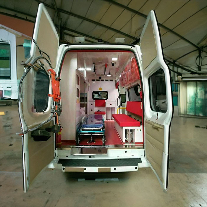 深圳深圳120救护车租赁病重回老家到湛江市市辖区救护车公司电话