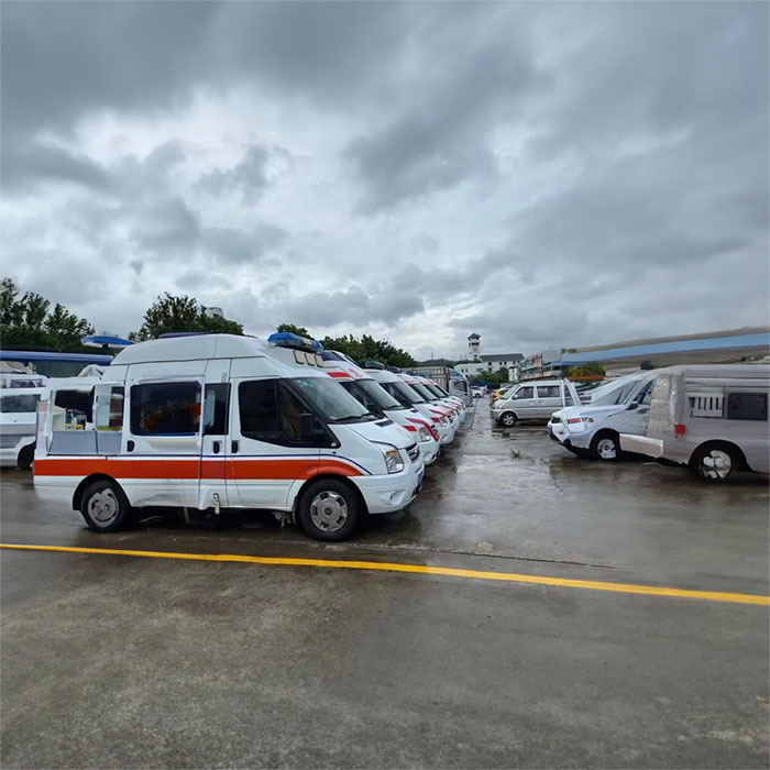 深圳深圳急救车租赁出院返乡到揭阳市揭东县运送病人的车电话