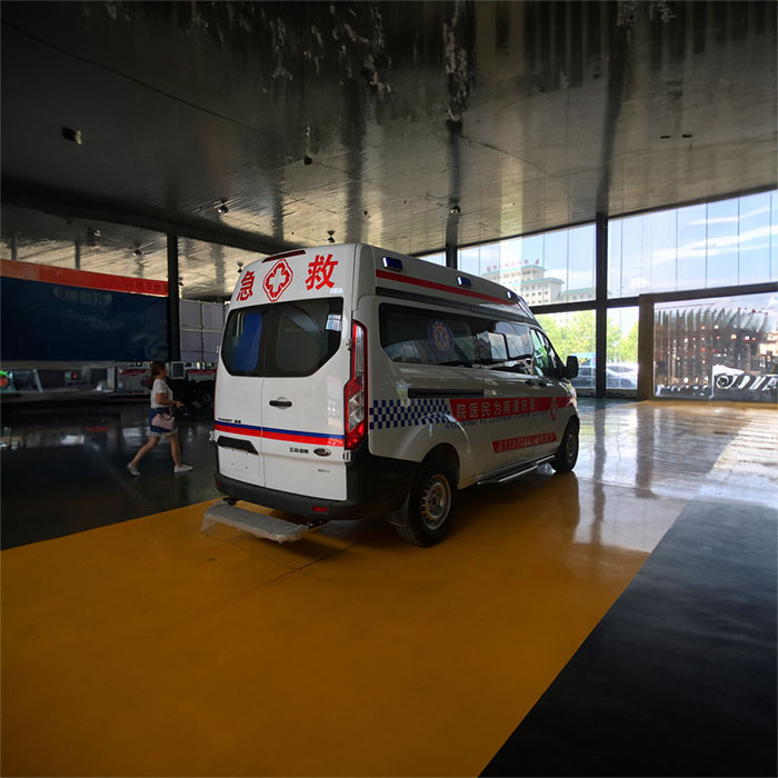 深圳深圳120急救车租赁病重返乡到茂名市茂南区救护车电话号码