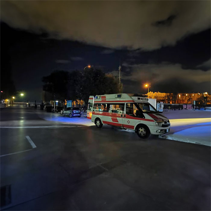 龙岗广东省广州市第二人民医院租用私人救护车护送到淄博市中医医院跨省救护车电话