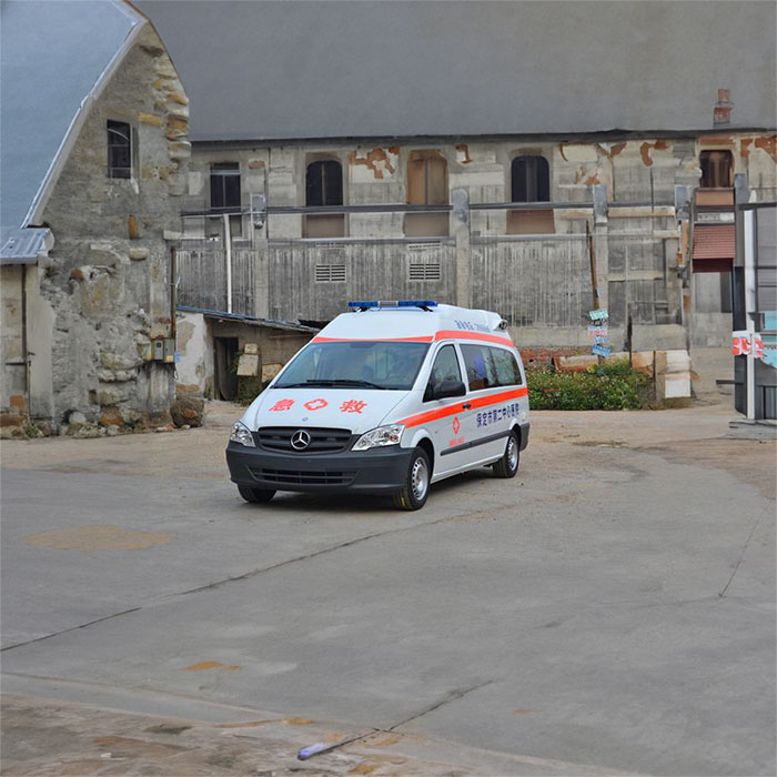 龙岗武警医院租120私人急救车到重庆市第九人民医院（重庆医科大学北碚附属医院）救护车是多少钱