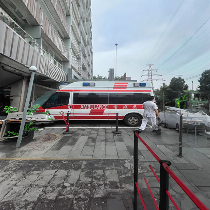 龙岗广东省中山市中医院租赁正规救护车到成都军区昆明总医院（43医院）救护车转运