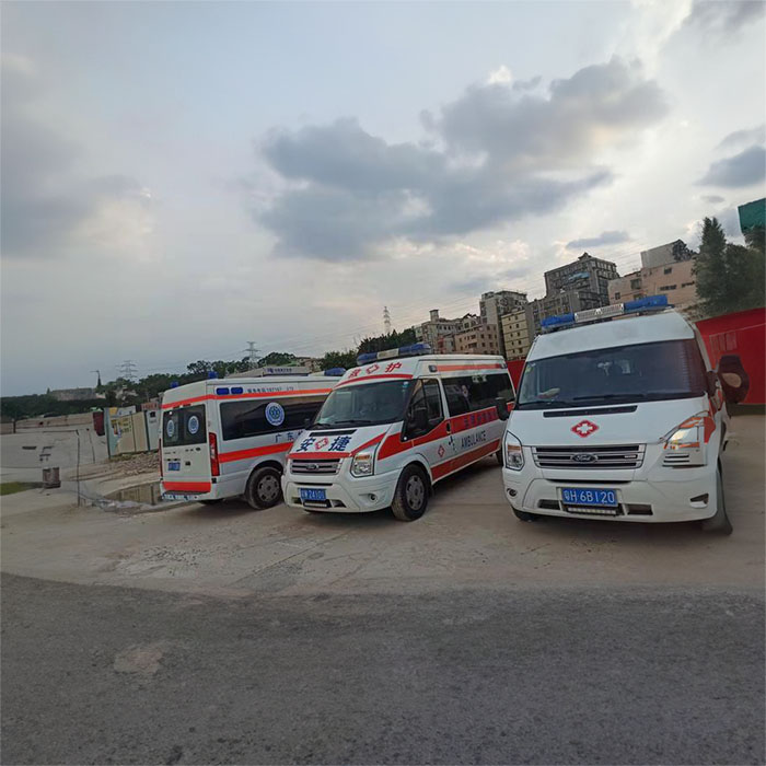 龙岗广东珠江医院预约私人救护车转运到新疆医科大附属医院救护车去多少钱