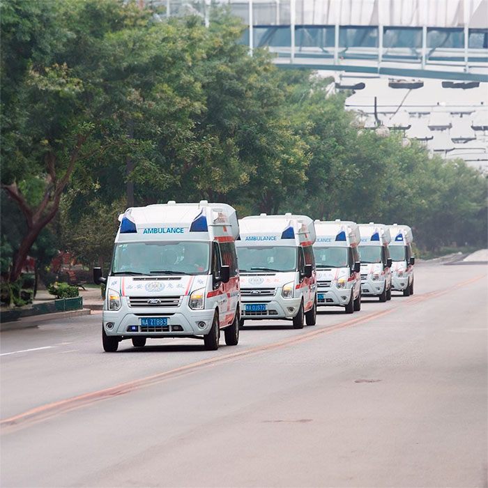 深圳深圳120急救车租赁出院返乡到肇庆市怀集县转送病人的救护车电话