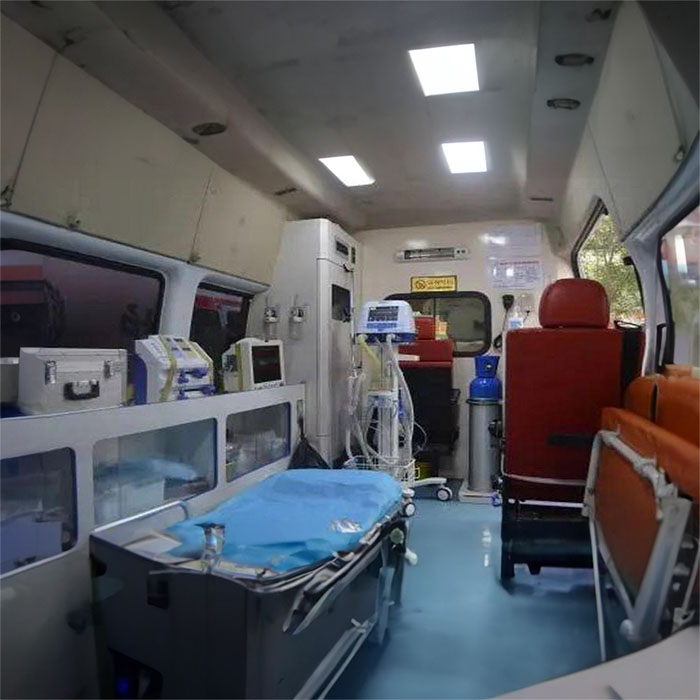 龙岗广东解放军七七中心医院租用私人救护车到吉林省吉林化学工业公司职工医院救护车送病人回家租赁