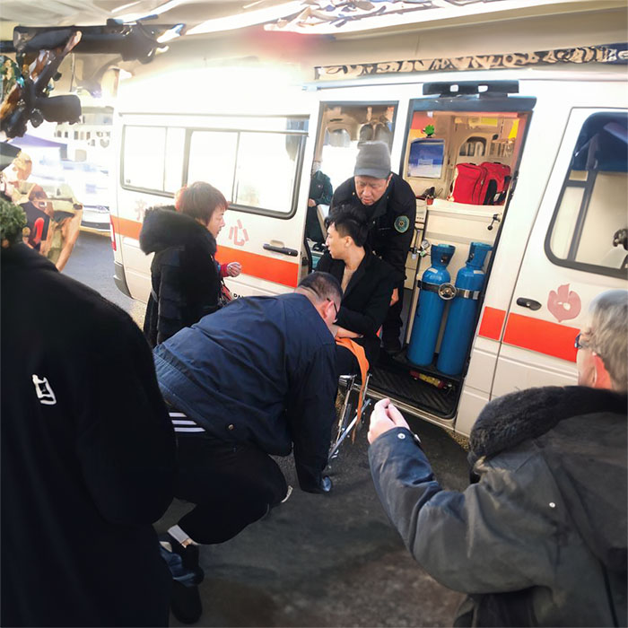 龙岗广东广州医学院附属医院租私人救护车转院到重庆市大坪医院（第三军医大学大坪医院）出租救护车