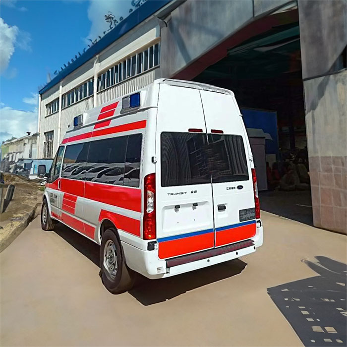 深圳深圳120救护车租赁出院返乡到汕头市潮阳区护送病人专车电话