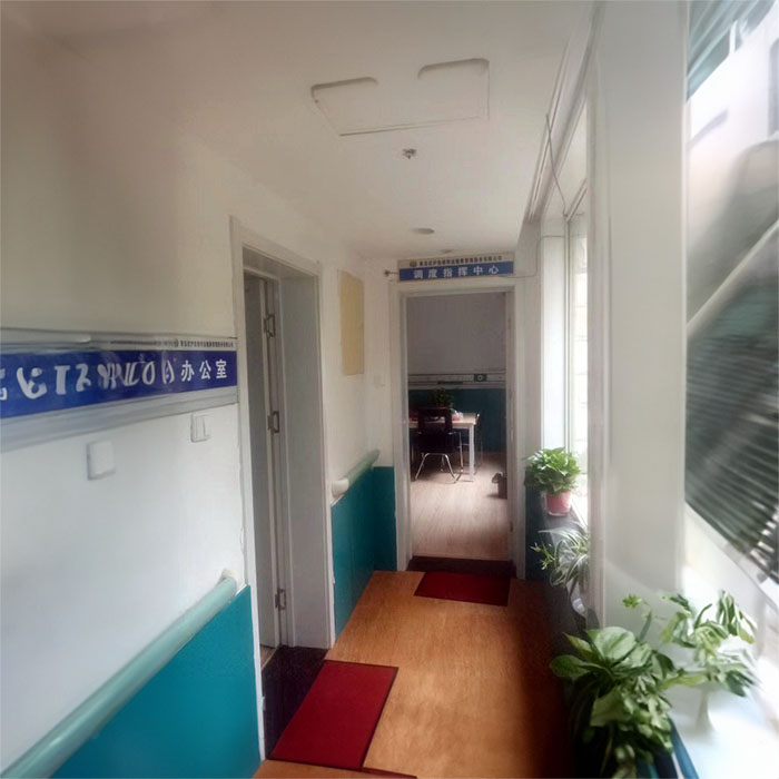 龙岗广州市第八人民医院预约私人救护车转运到乌鲁木齐市友谊医院救护转运车收费-救护车出租