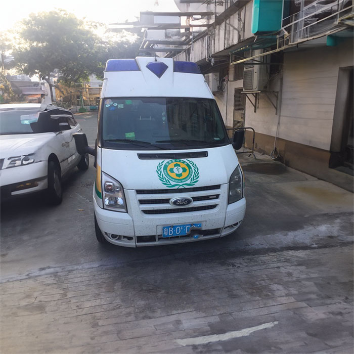 龙岗广东省广州市妇幼保健院租用私人救护车护送到重庆市第四人民医院（重庆市急救医疗中心）租救护车电话