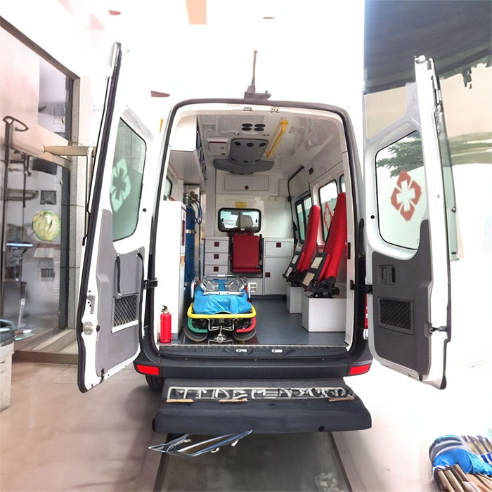 深圳深圳急救车租赁出院返乡到梅州市大埔县叫救护车的电话